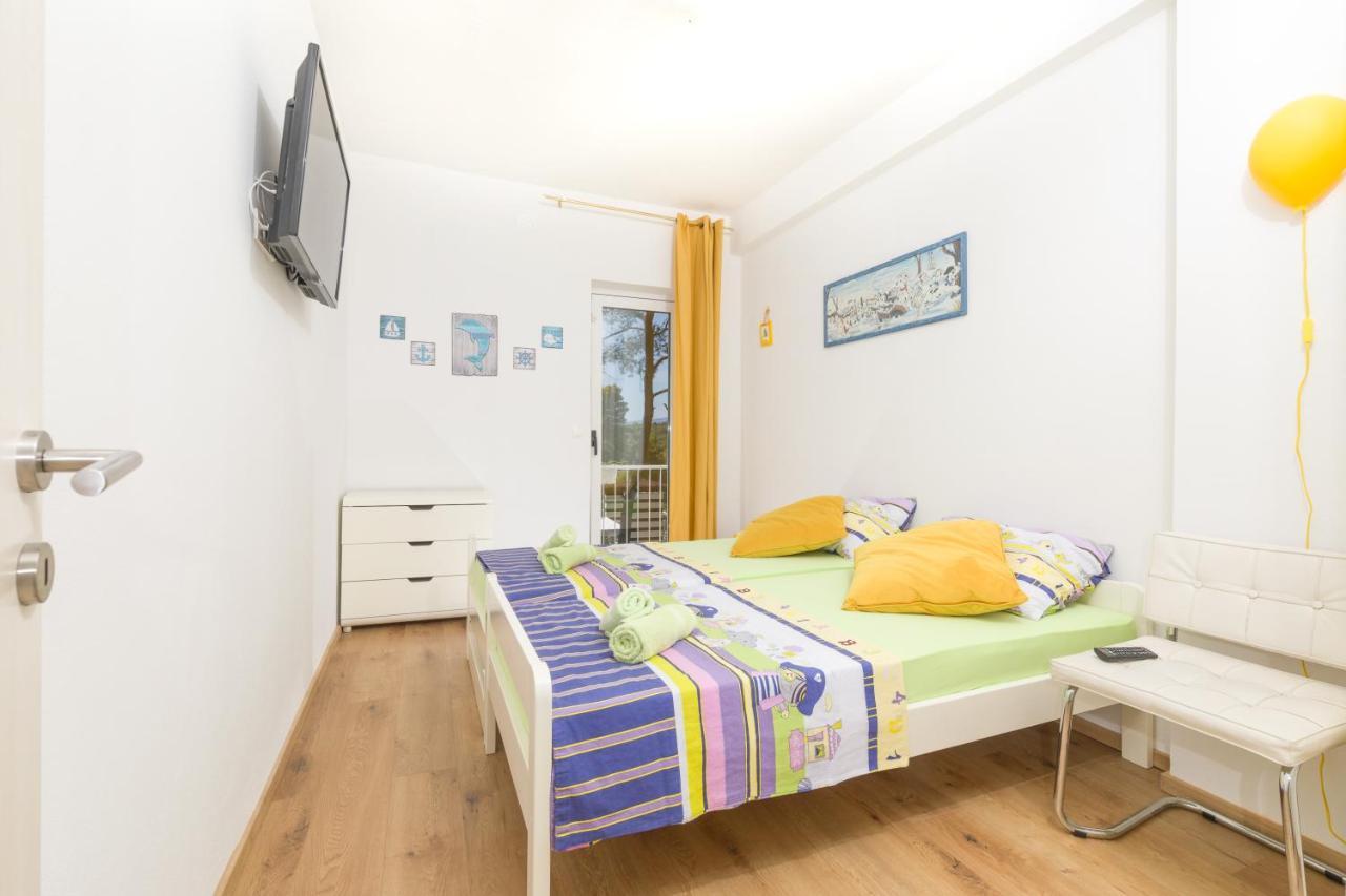 Apartments Dobronic Jelsa  Bagian luar foto
