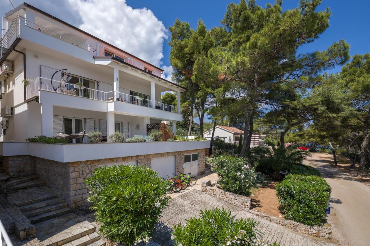 Apartments Dobronic Jelsa  Bagian luar foto