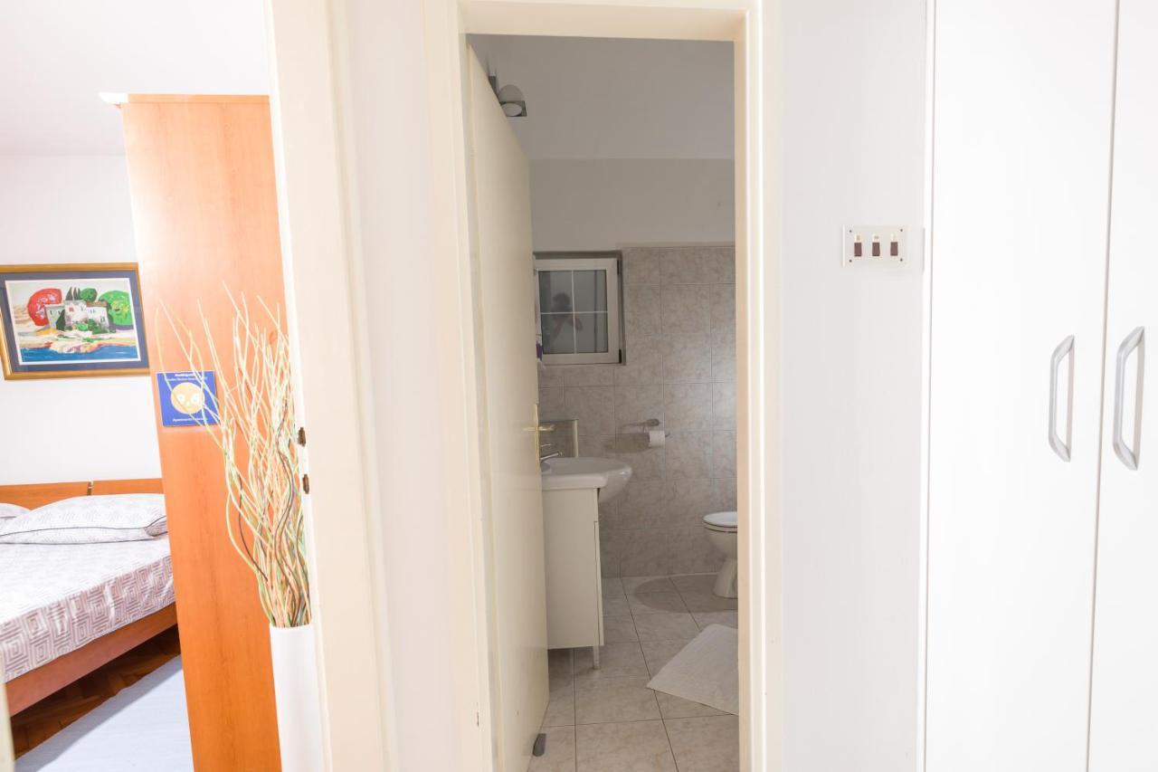 Apartments Dobronic Jelsa  Bagian luar foto