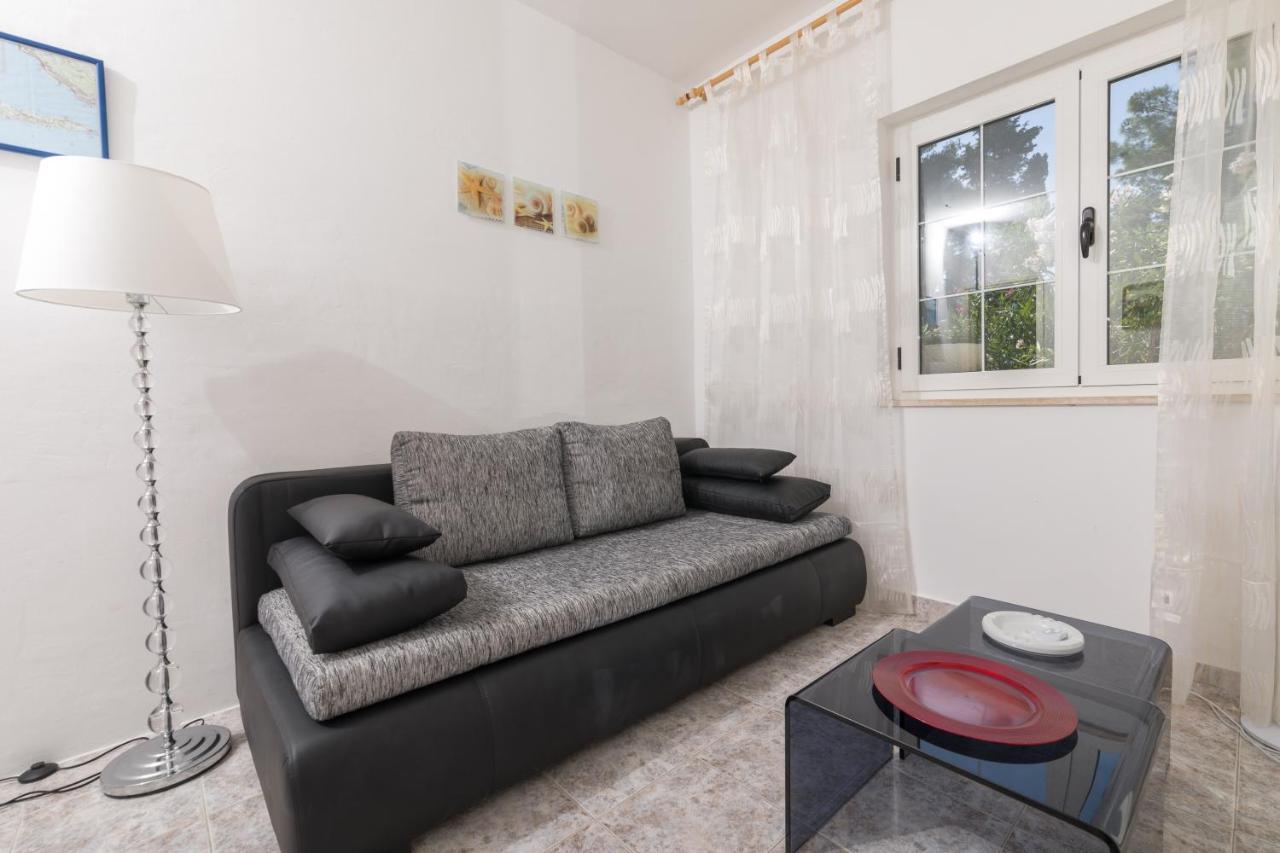 Apartments Dobronic Jelsa  Bagian luar foto